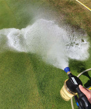 Lade das Bild in den Galerie-Viewer, Miracle NXT Tablet wird mit ProGun Applicator auf Rasen gespritzt